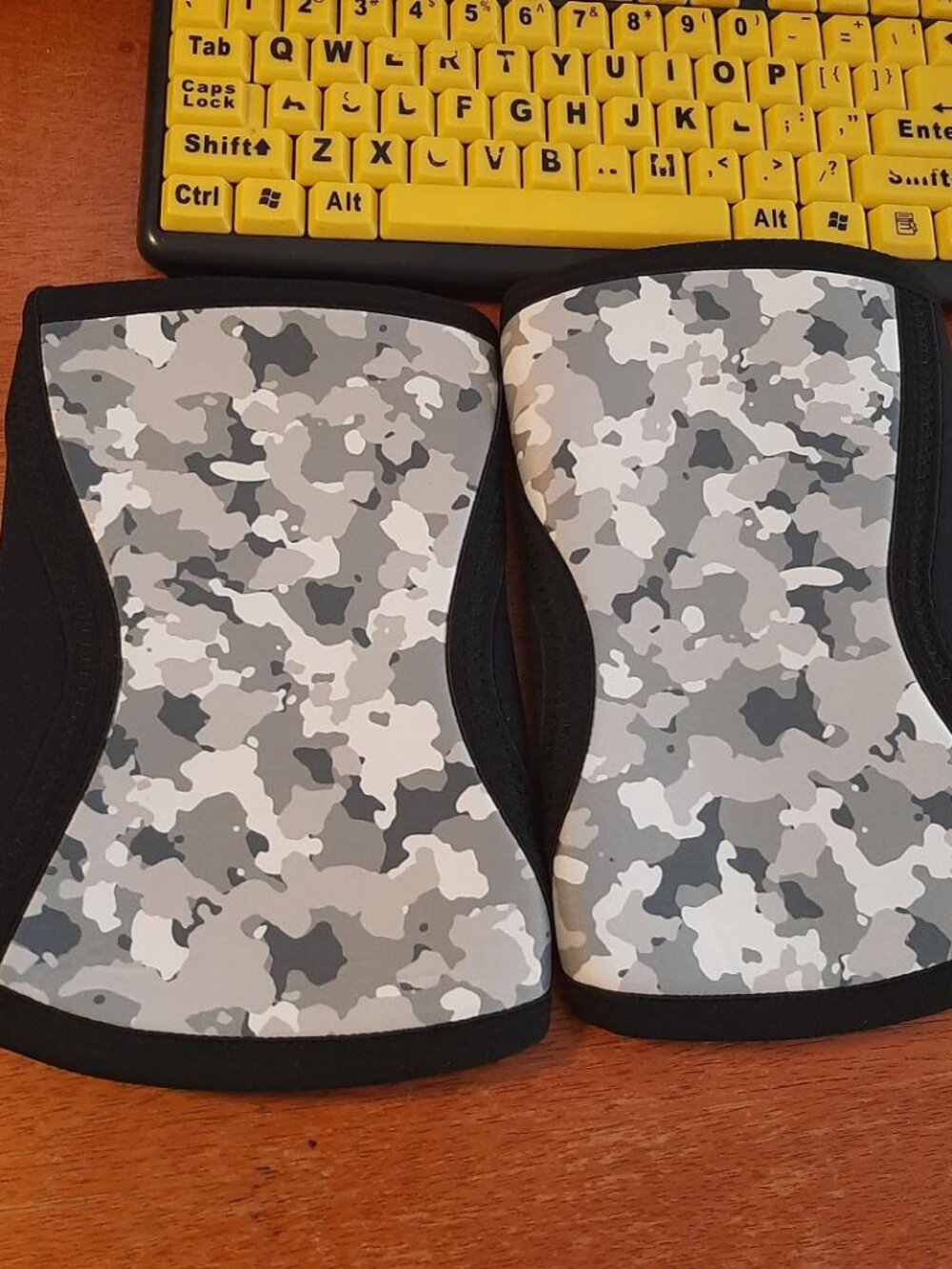 NEW ! Cambivo 2 Packs Athletics Compression Knee Sleeve Support Black/Green Sz M